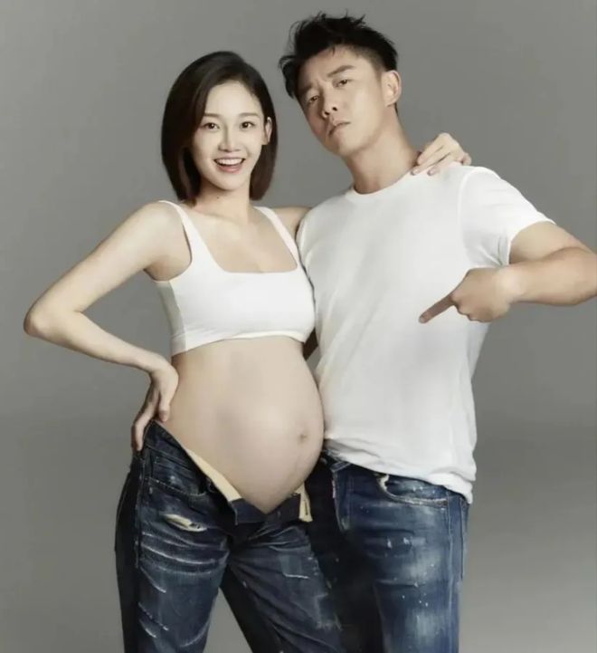 謝娜二胎生了男孩還是女孩?官方信息澄清與家庭狀況真相揭秘