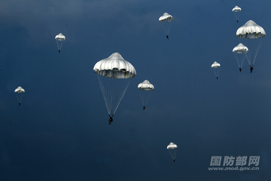 深度解析：十五軍是什么兵種？探秘中國空降兵的榮耀與使命