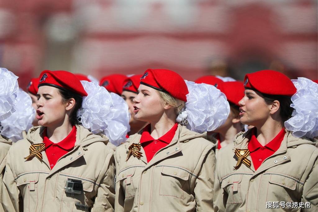 閱兵臺(tái)下的奇遇:探尋中國人民解放軍儀仗隊(duì)女兵方陣人數(shù)的無聲數(shù)字