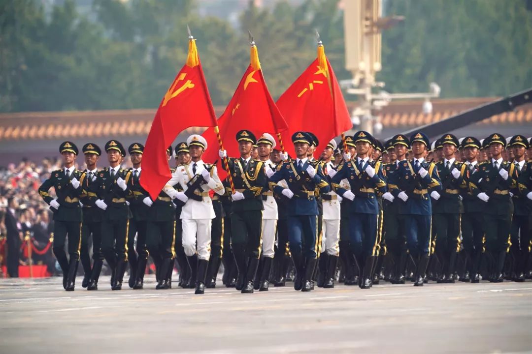 閱兵臺(tái)下的奇遇:探尋中國人民解放軍儀仗隊(duì)女兵方陣人數(shù)的無聲數(shù)字
