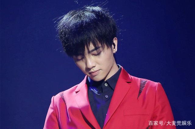 迷霧探尋：華晨宇有女朋友嗎？一場(chǎng)關(guān)于偶像隱私的奇遇對(duì)話