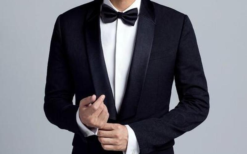 靳東簡介個人簡歷老婆全解析:深度揭秘?zé)善聊猩竦难菟嚺c家庭生活