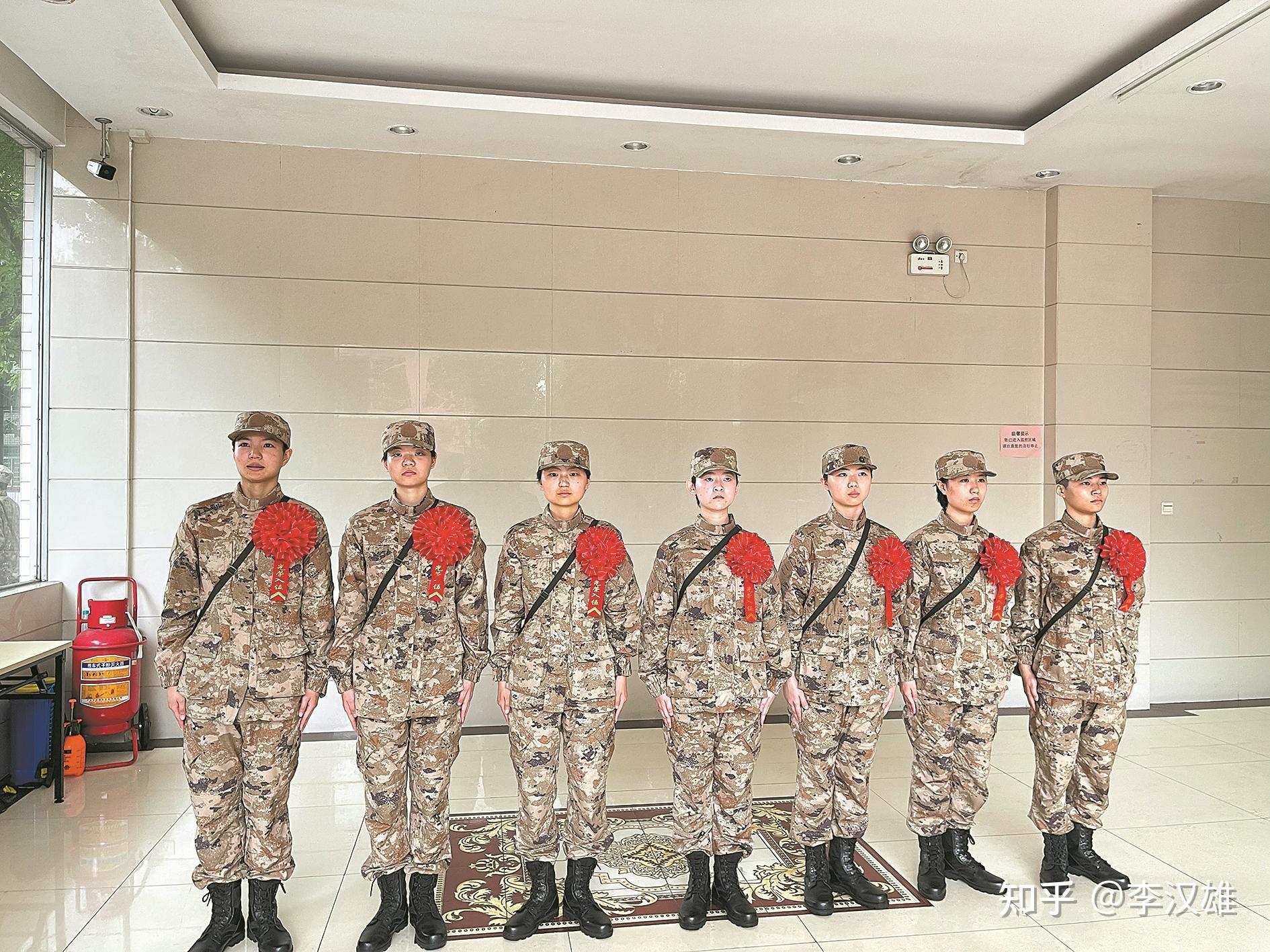 時光回廊里的鏗鏘玫瑰:中國人民解放軍三軍儀仗隊女兵的幕后故事