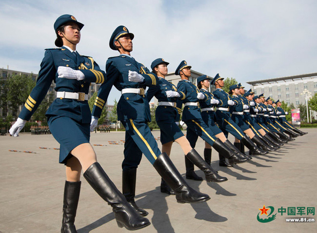時光回廊的對話：探尋中國人民解放軍儀仗隊女兵名單背后的故事