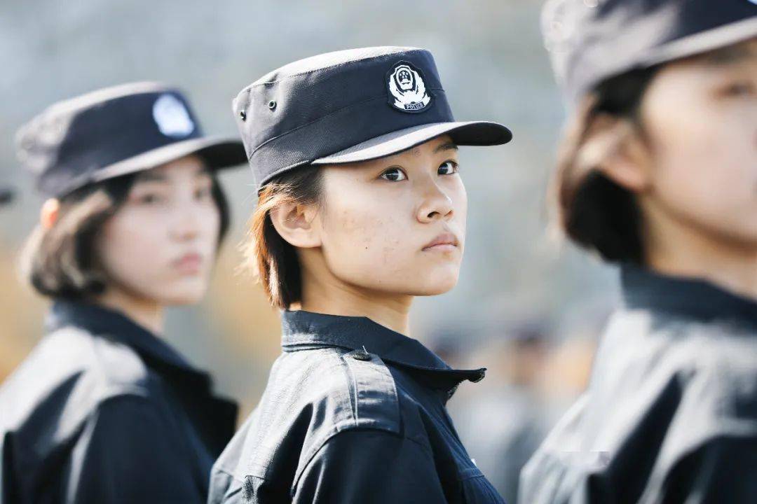 夢境與現(xiàn)實(shí)的交織:探尋中國人民武裝警察部隊(duì)警官學(xué)校的“秘密”對(duì)話