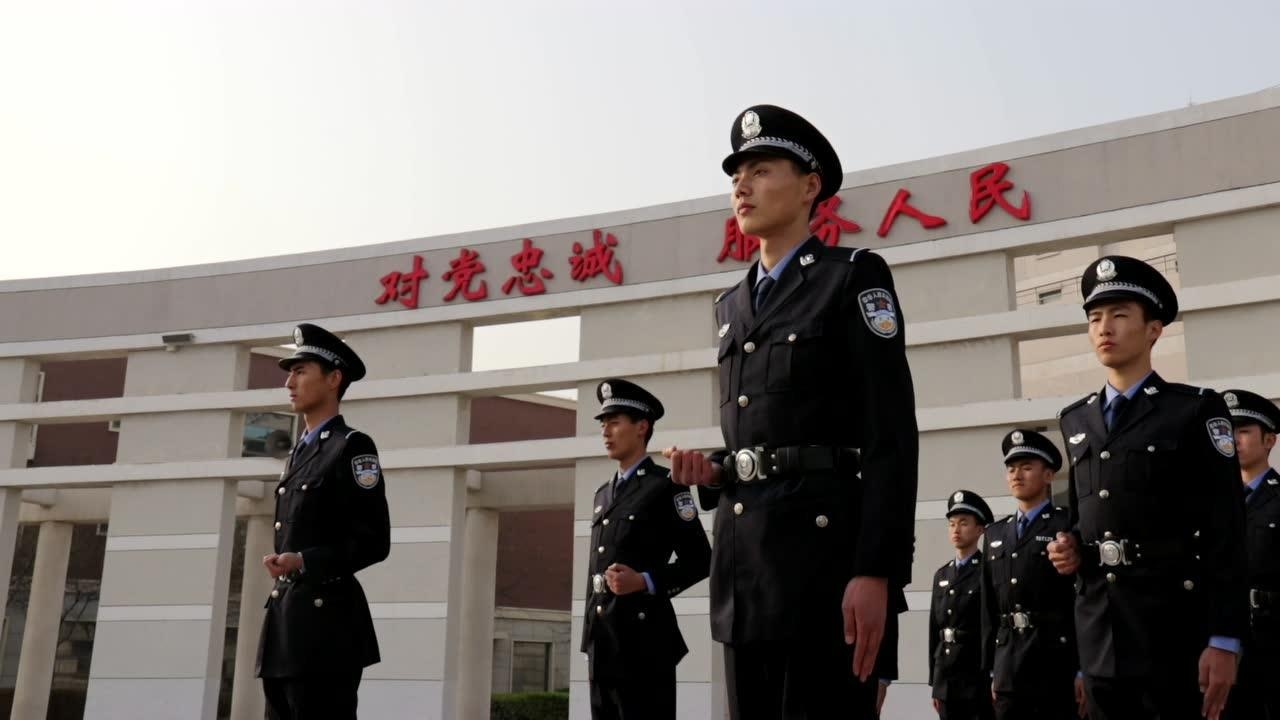 淬火之路:一場關(guān)于報考中國人民武裝警察部隊特種警察學(xué)院的父子對話