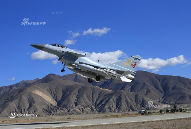 深度解析殲10c和殲10d的區(qū)別:中國(guó)空軍戰(zhàn)機(jī)性能演進(jìn)全攻略