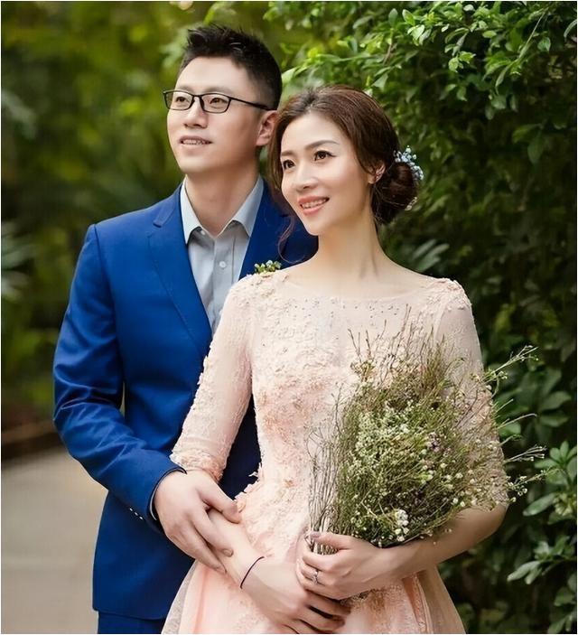 深度解析:女排白金一代魏秋月——奧運(yùn)冠軍之路與傳奇貢獻(xiàn)