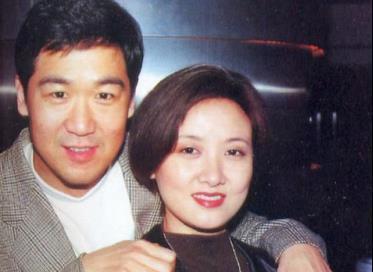 鄧婕61歲產(chǎn)子是真的嗎？深度解析高齡生育傳聞與家庭真相