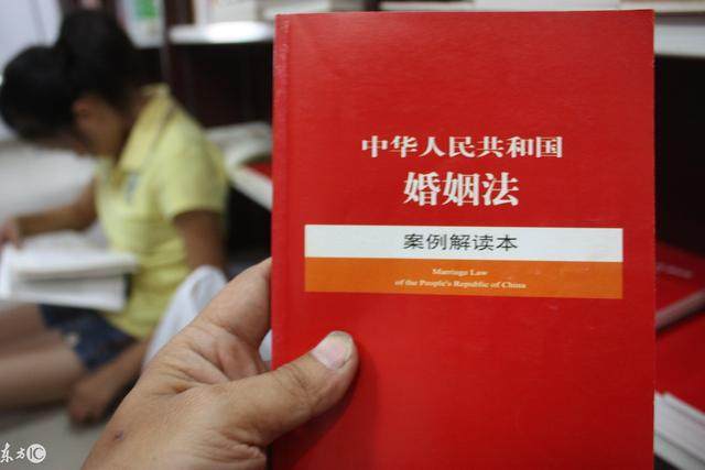 深度解析:探究“明星兩個(gè)老婆有誰”的社會(huì)與法律真相