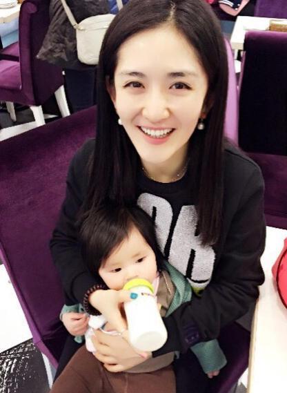 謝娜的寶寶照片:深度解讀其溫馨瞬間與成長印記全攻略